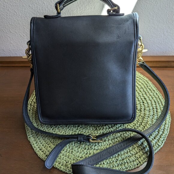 Coach Vintage Black DOP-5130 Station Leather Crossbody With Turnlock Closure - Picture 3 of 10